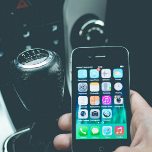 smartphone texting while driving